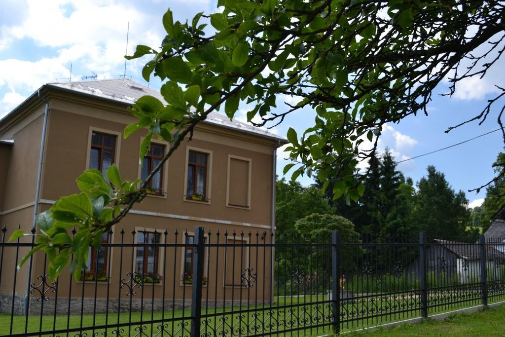 Pension Stara Skola Vysoke Zibridovice Exterior foto