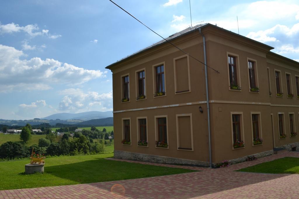 Pension Stara Skola Vysoke Zibridovice Exterior foto